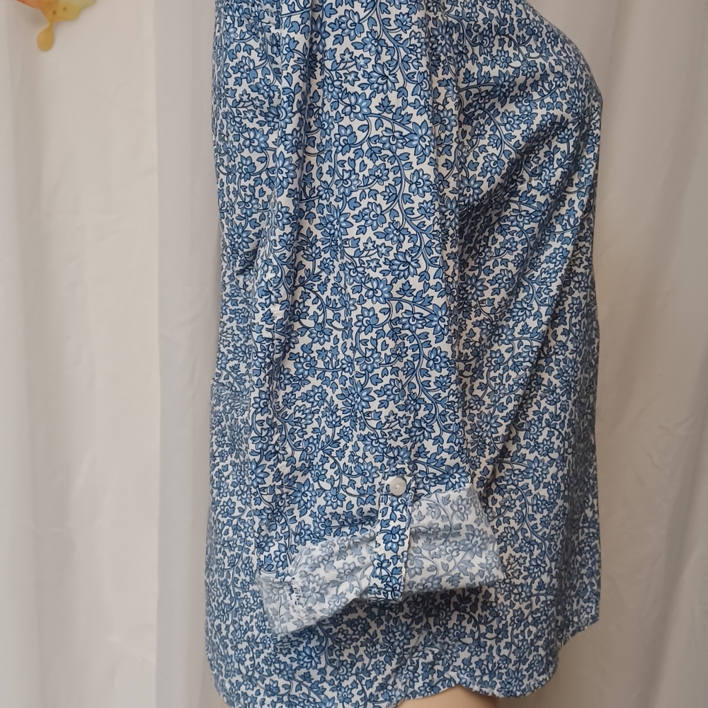 TOMMY HILFIGER SIZE M. Blue Floral wome.'s Shirt - Picture 7 of 12